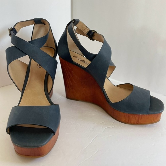 Lucky Brand Lyndell Blue Leather Wedge Platform Heels Sandals NEW - Picture 1 of 14